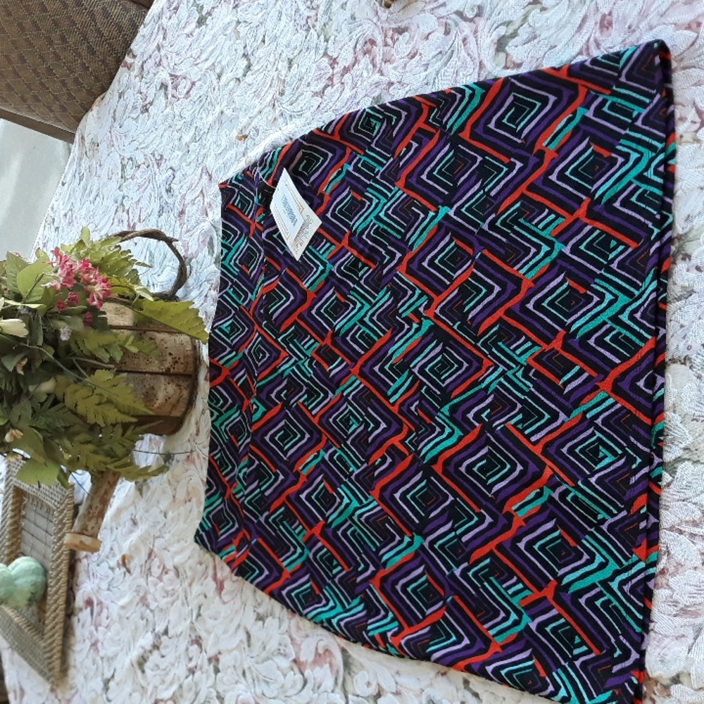 Nwt lularoe Cassie skirt